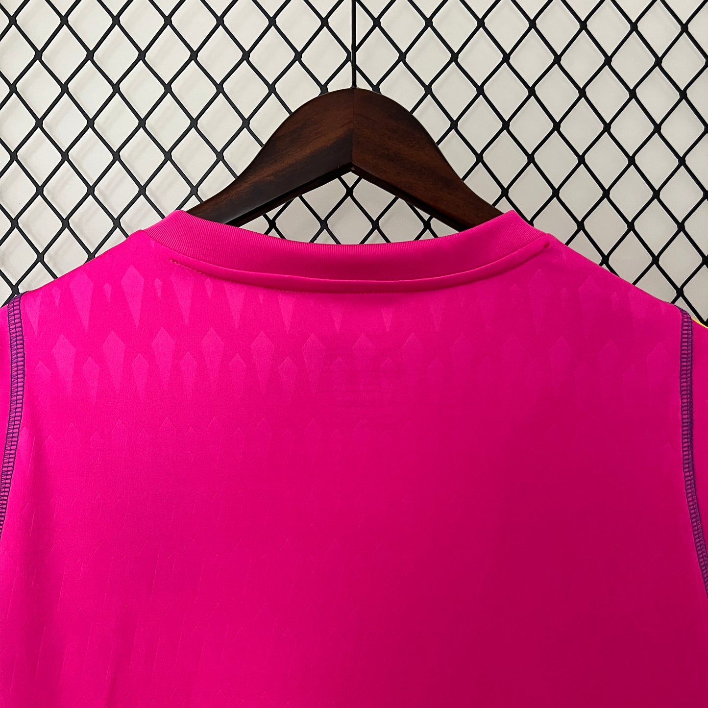 24/25 Goalkeeper Colo Colo pink