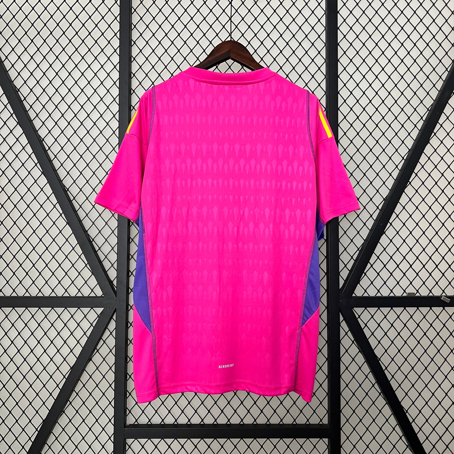 24/25 Goalkeeper Colo Colo pink