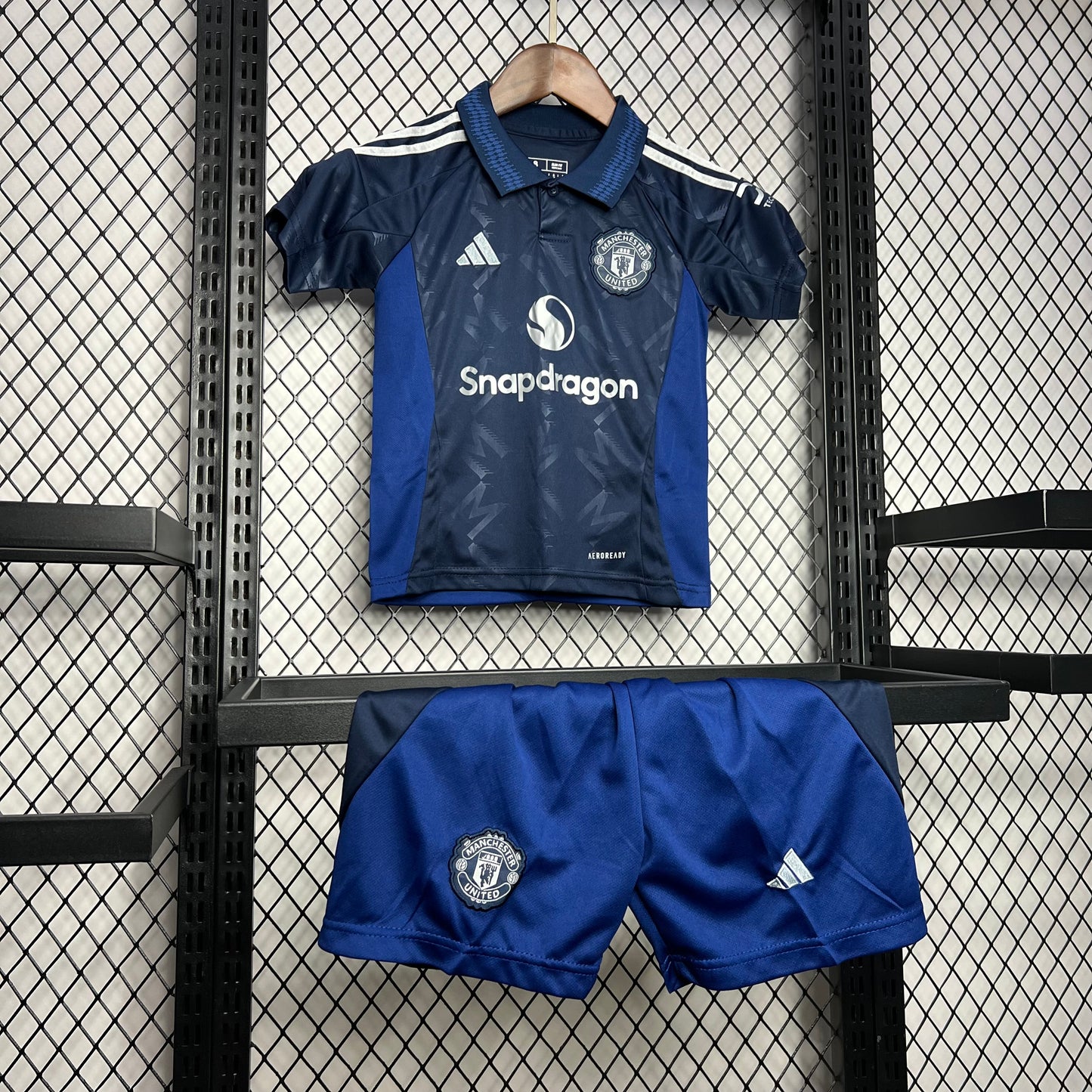 Manchester United 2024/25 Away Kids Kit
