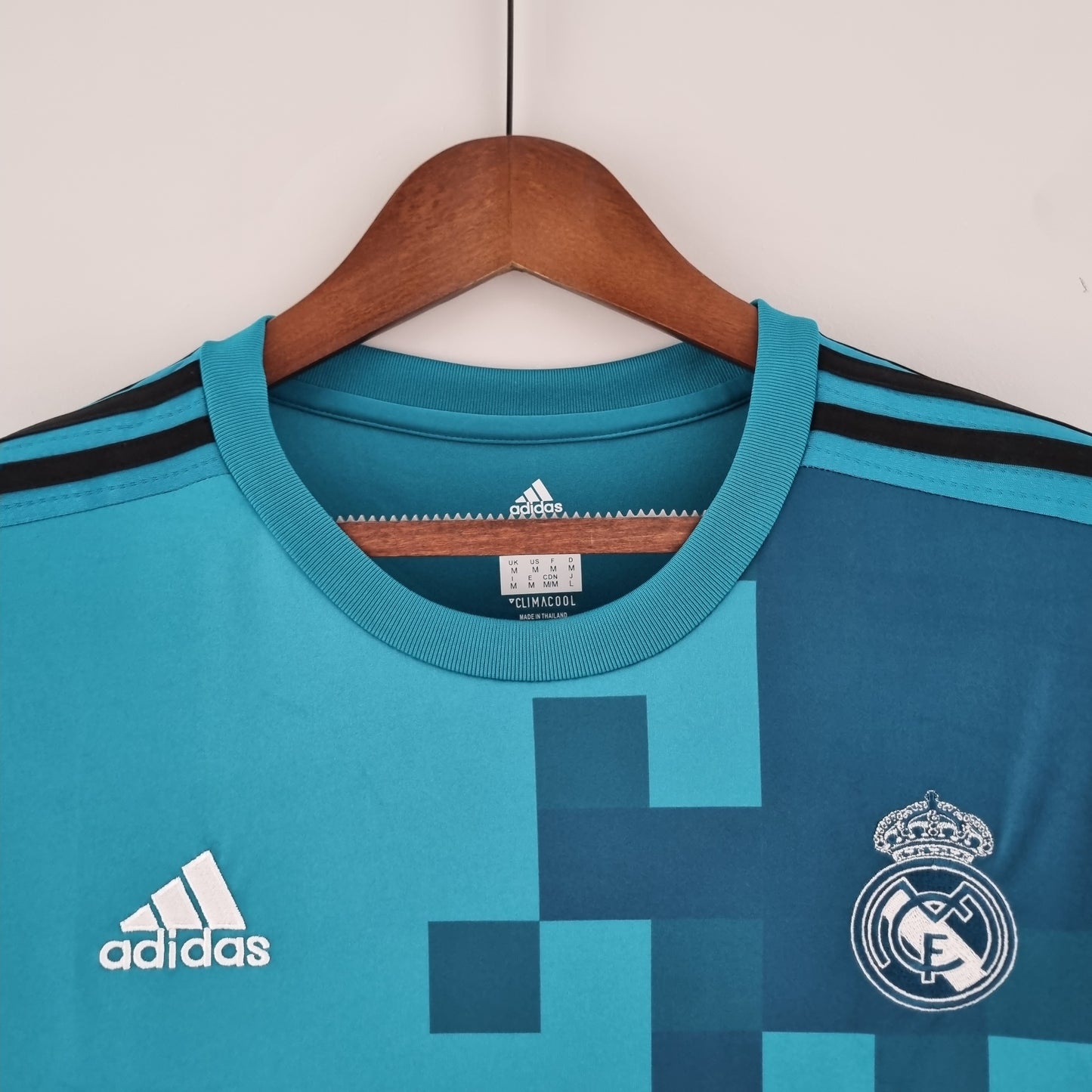 Retro Real Madrid 17/18 long sleeve third away