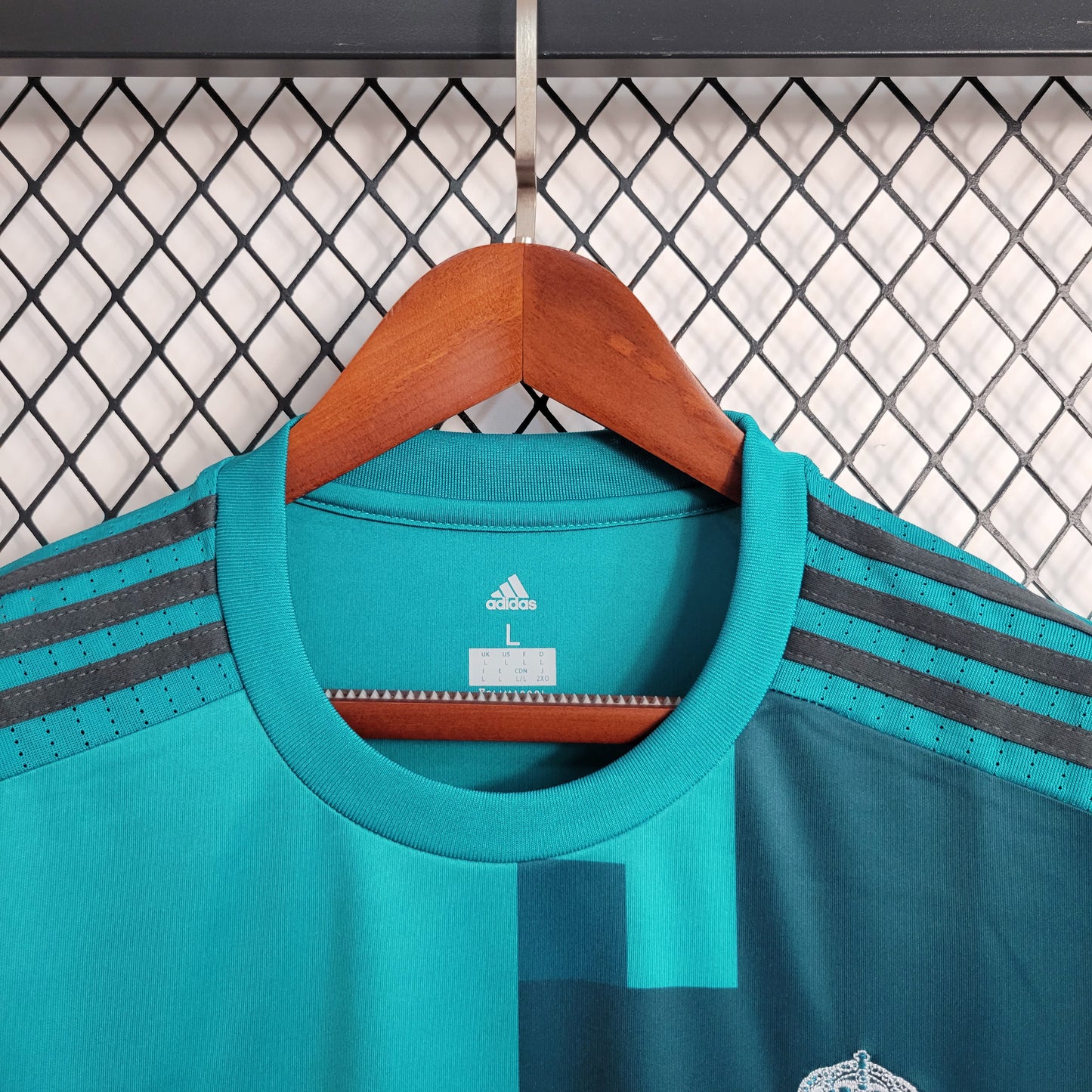 Real Madrid 2017/18 Third Away Retro