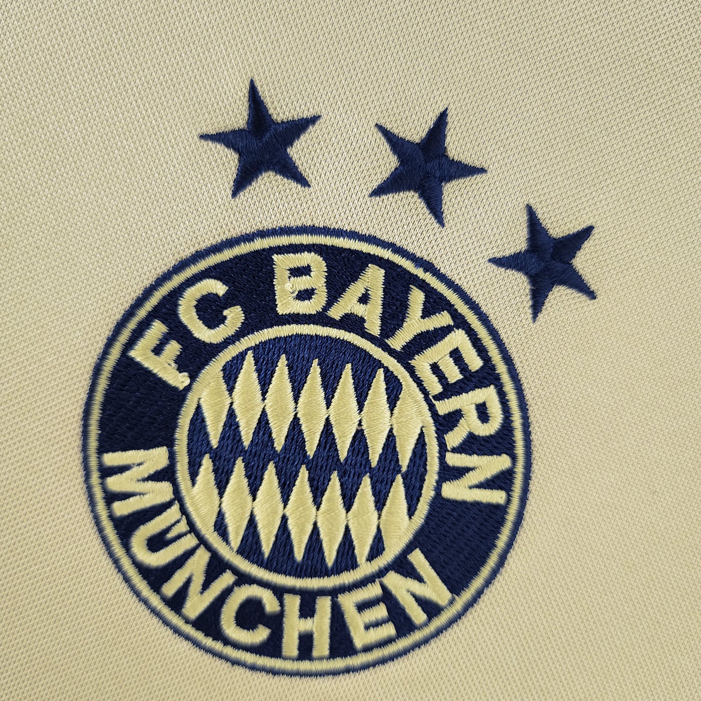Retro 04/05 Bayern Munich away