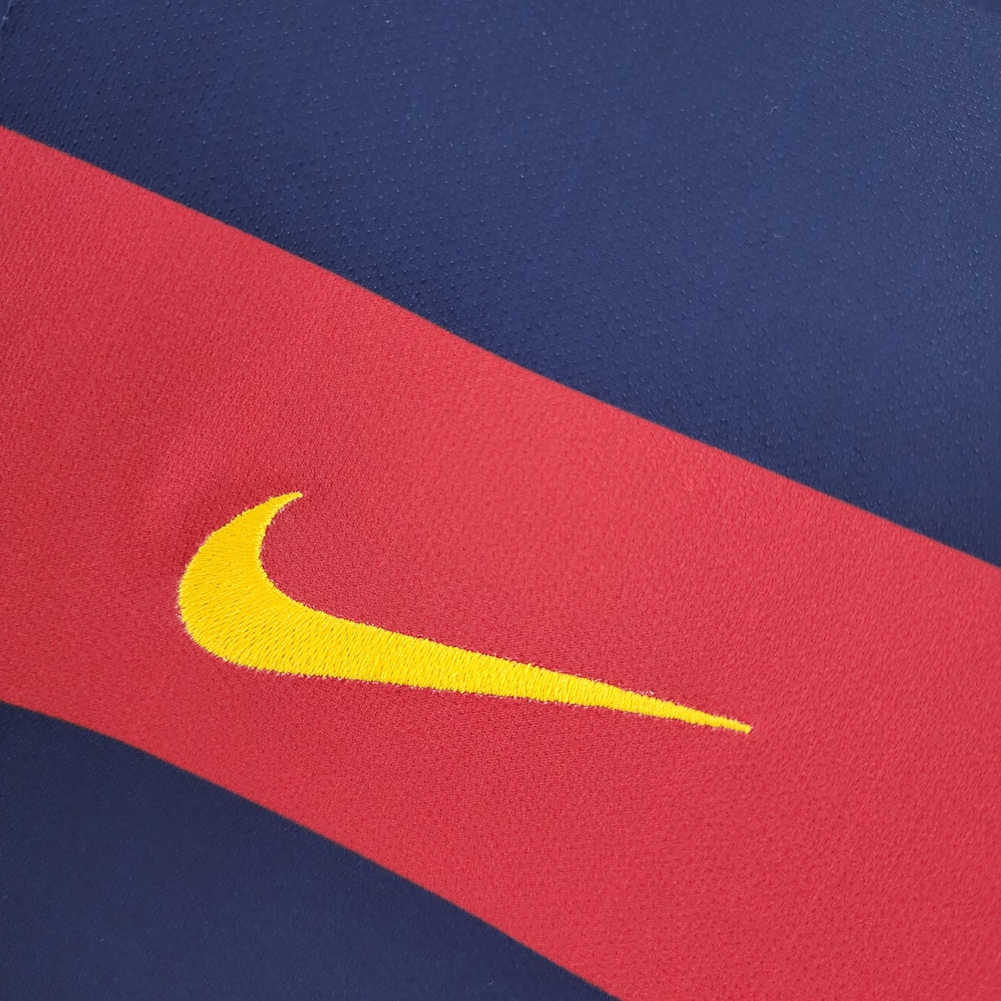 Retro 15/16 Barcelona home
