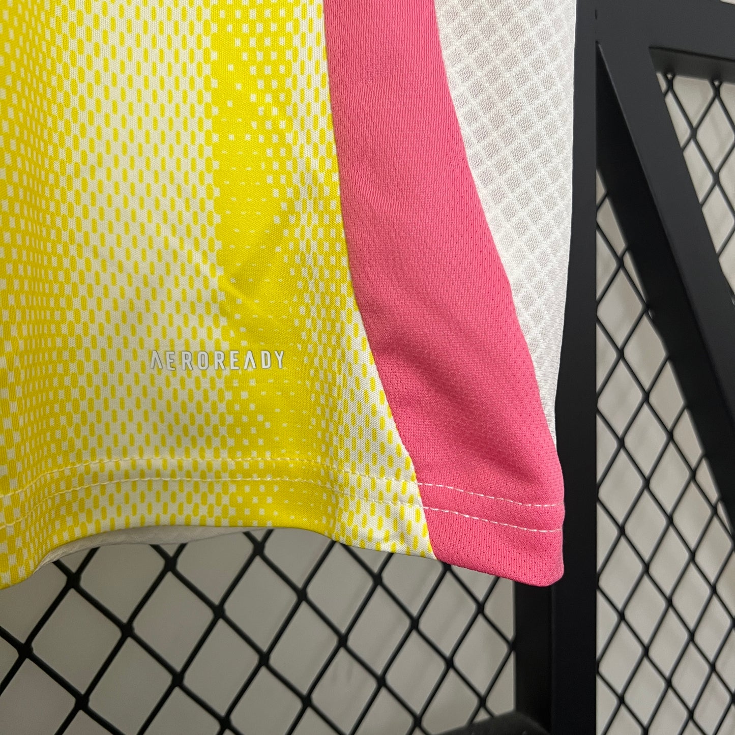 24/25 Juventus Away