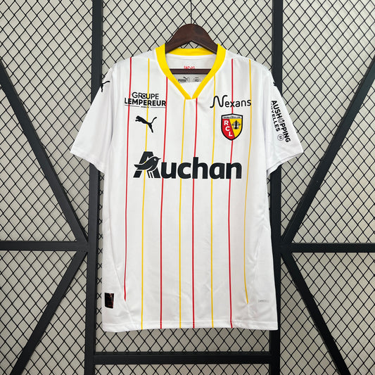 24/25 Lens third away