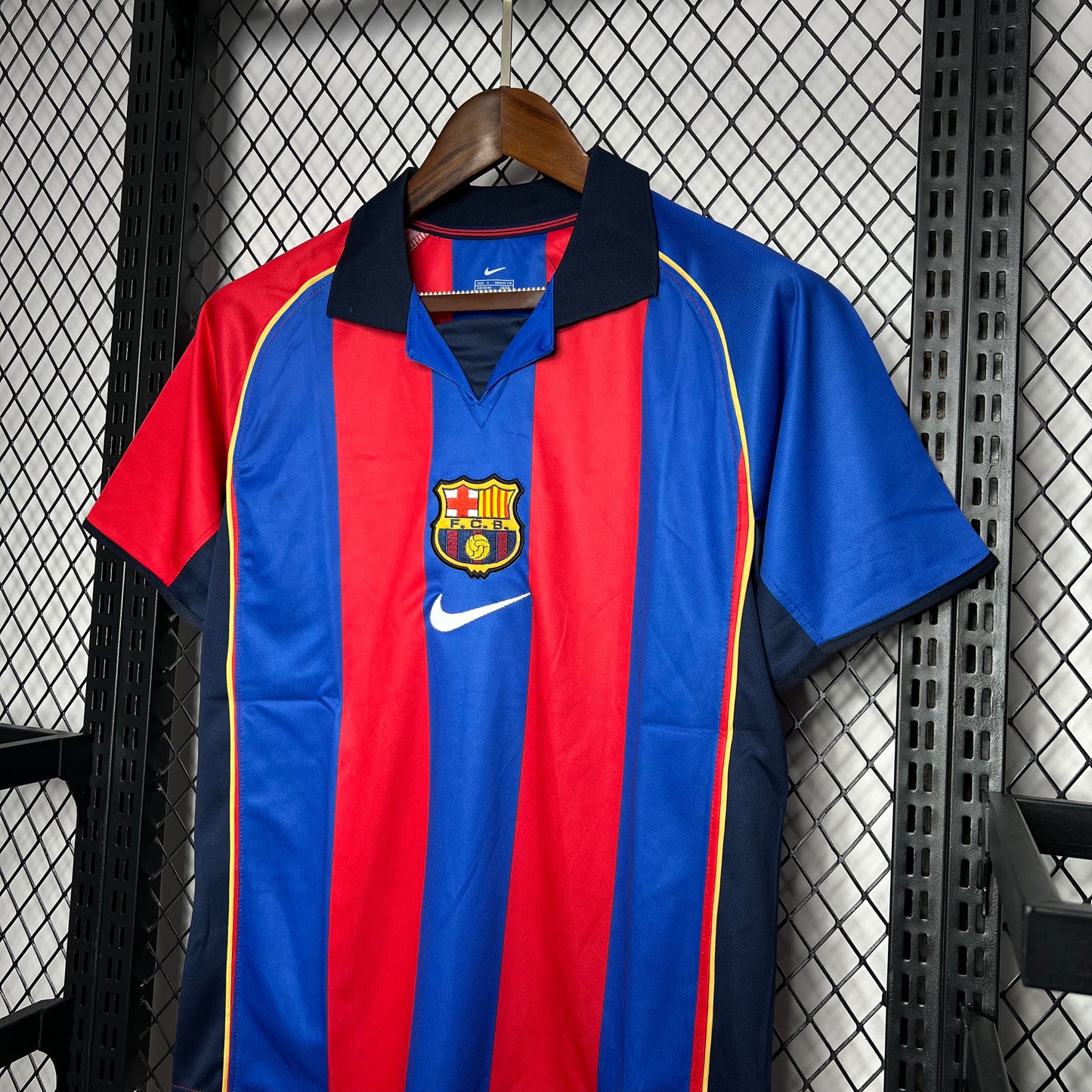 Barcelona 2004/05 Home Retro Jersey