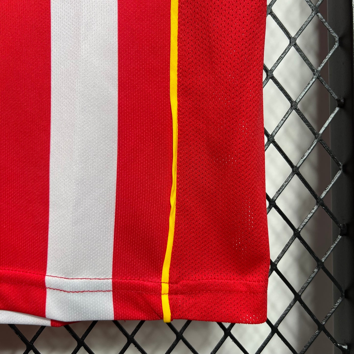 Atletico Madrid 2004/05 Home Retro Jersey