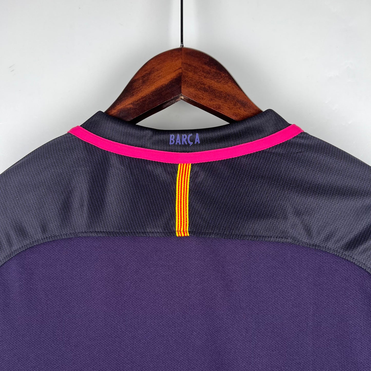 Retro Barcelona 16/17 Away