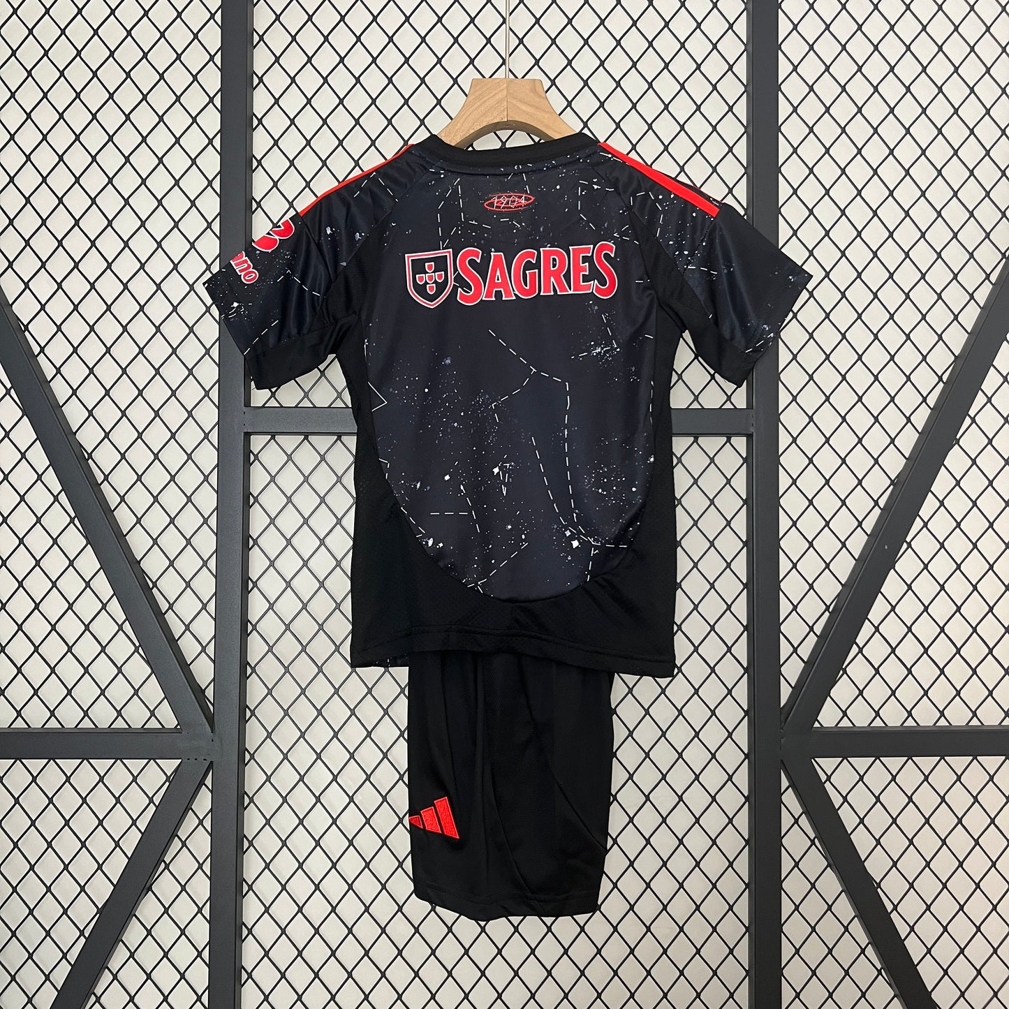 24/25 Kids Benfica away