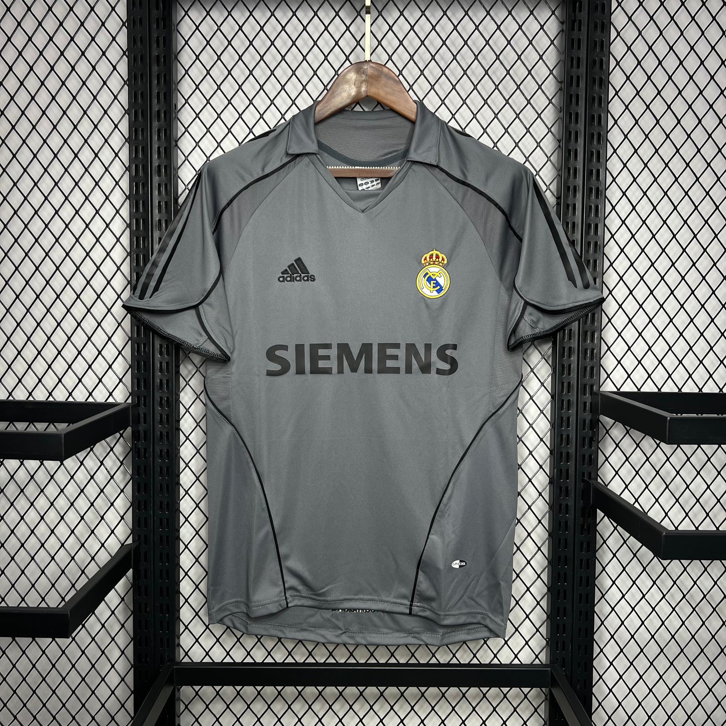 Real Madrid 2005/06 Third Away Retro Jersey
