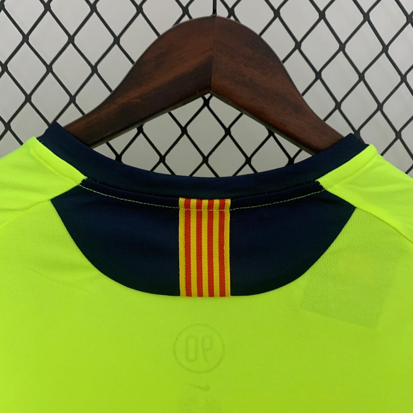 Retro long sleeve Barcelona 05/06 away