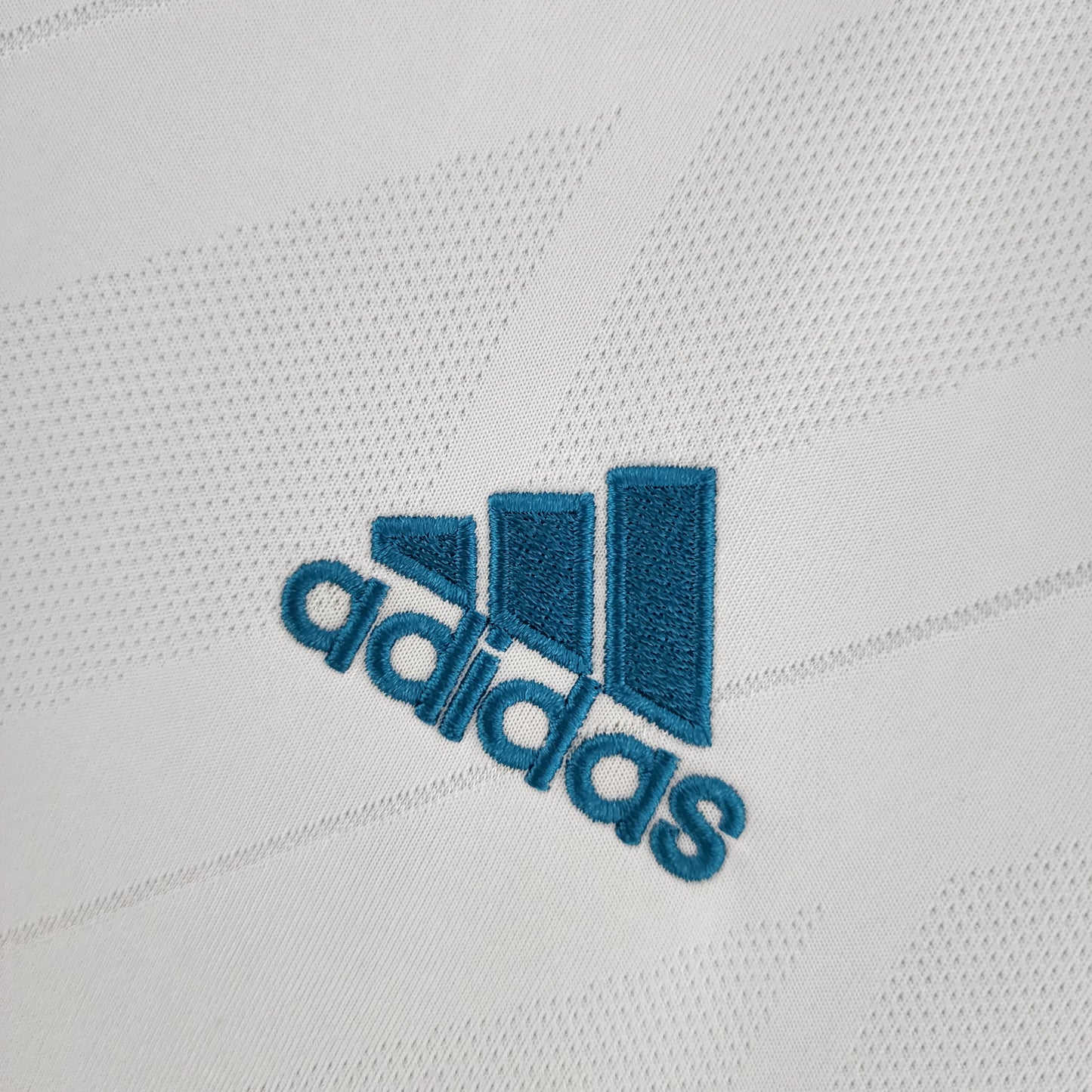 Retro 17/18 Real Madrid home
