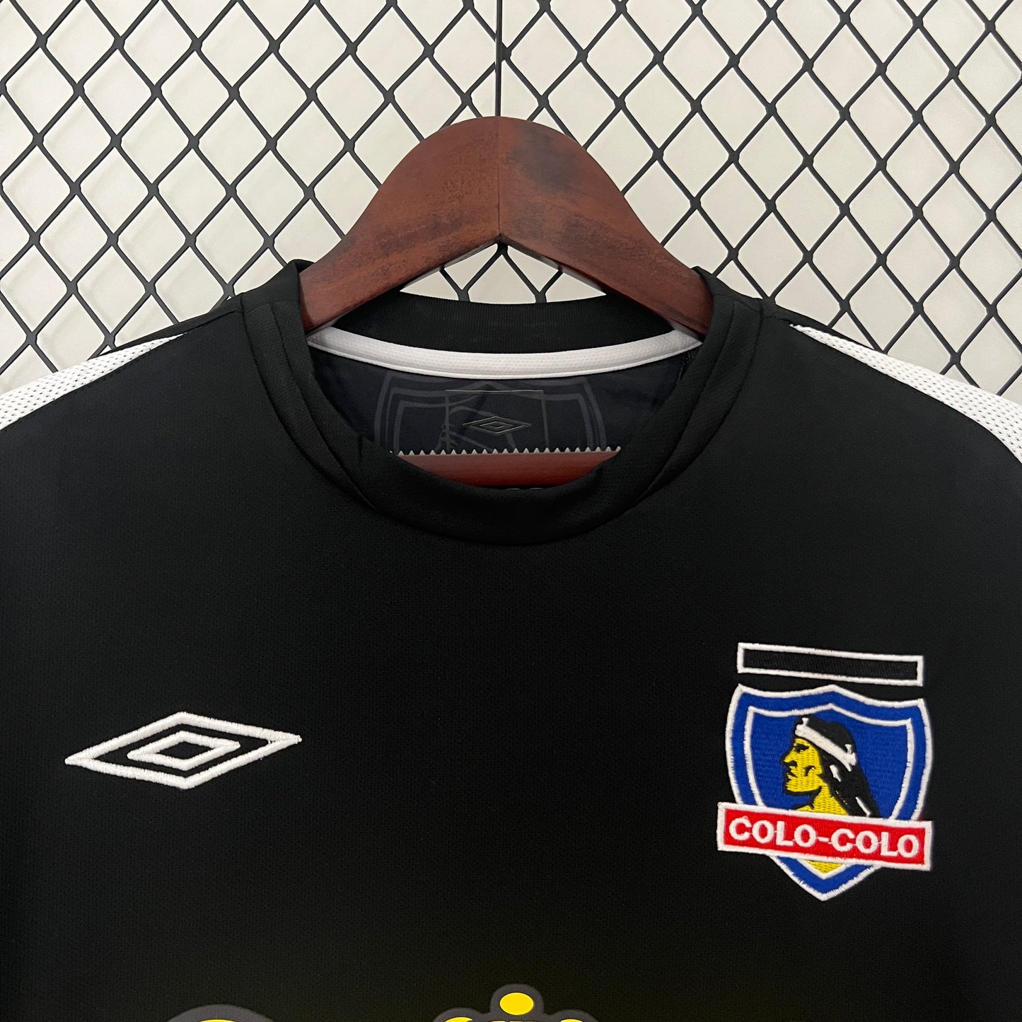 Retro long sleeve Colo Colo 2006 Away
