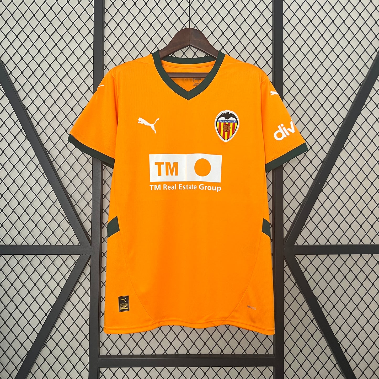 24/25 Valencia third away