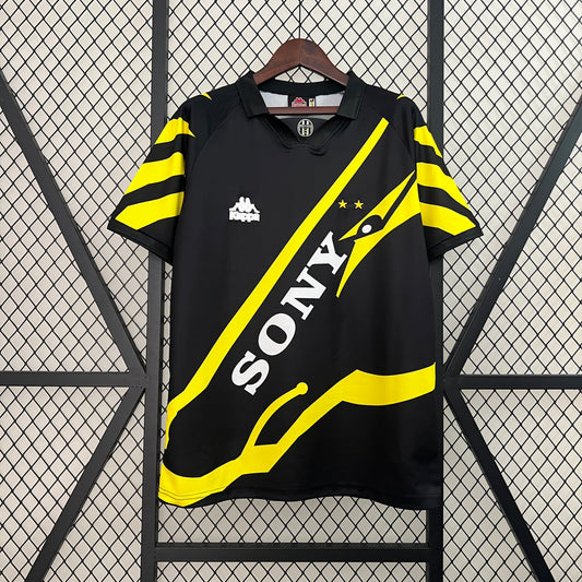 Retro Juventus 96/97 third game