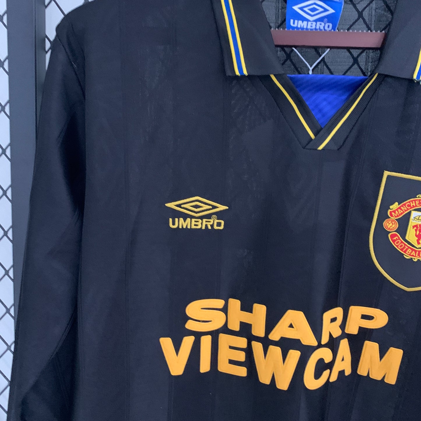 Retro long sleeve Manchester United 93/95 away