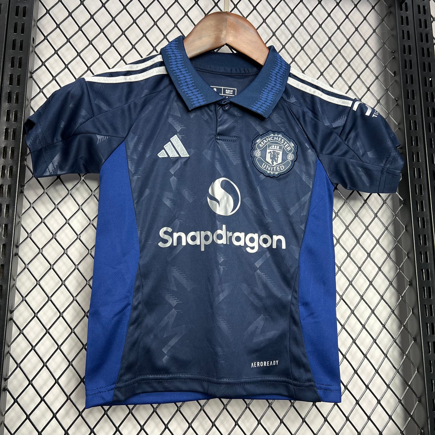 Manchester United 2024/25 Away Kids Kit