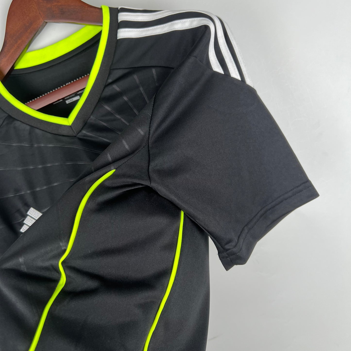 Retro Real Madrid 10/11 Away