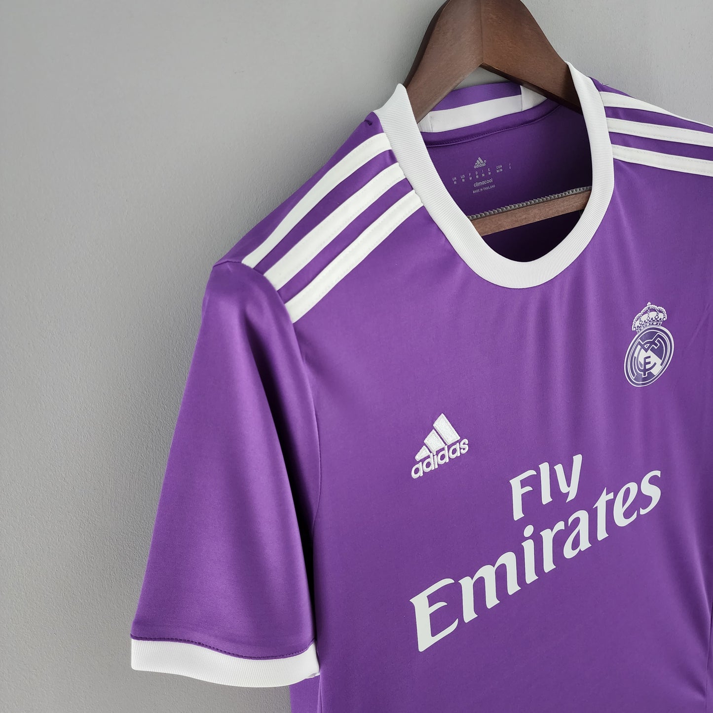Retro Real Madrid 16/17 away