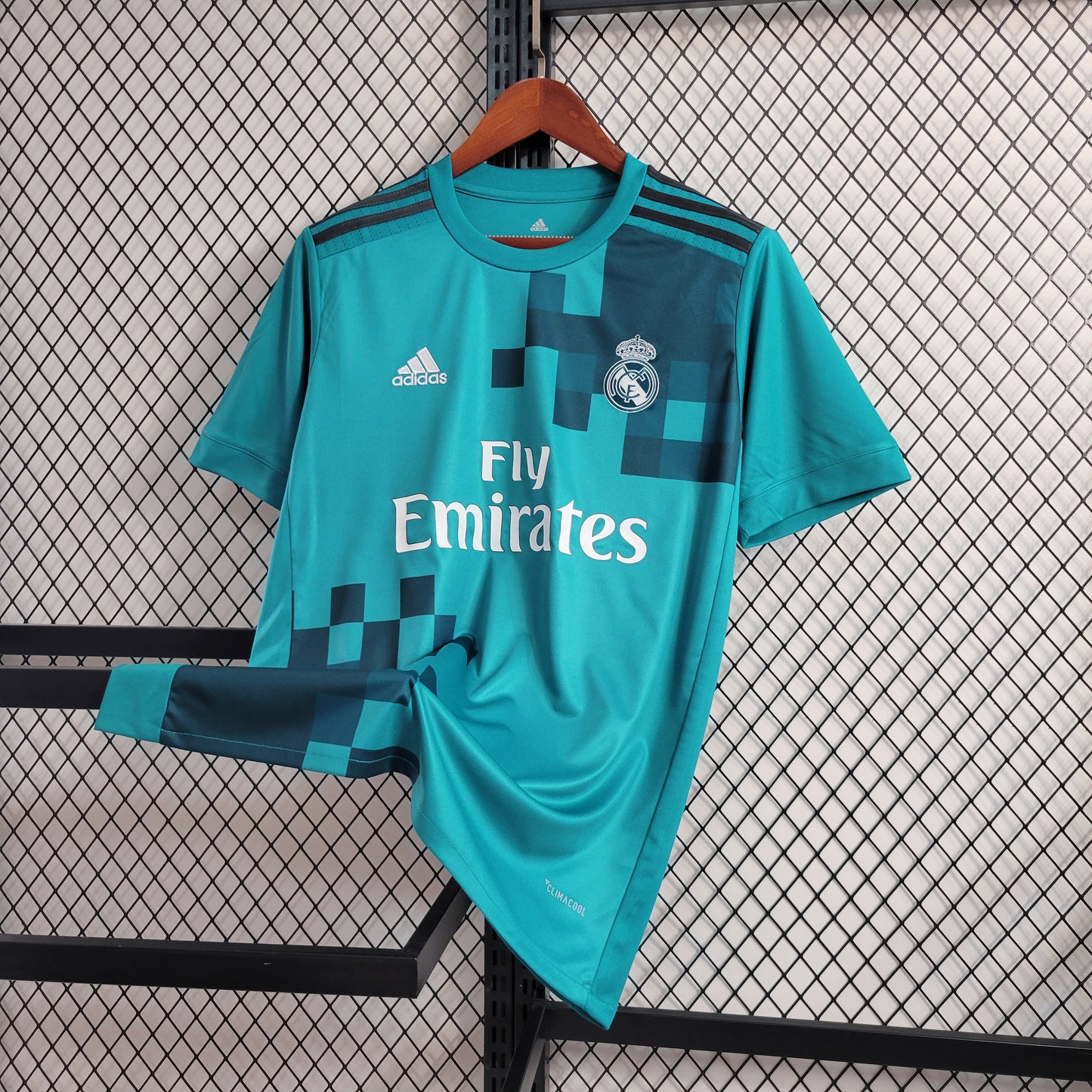 Real Madrid 2017/18 Third Away Retro