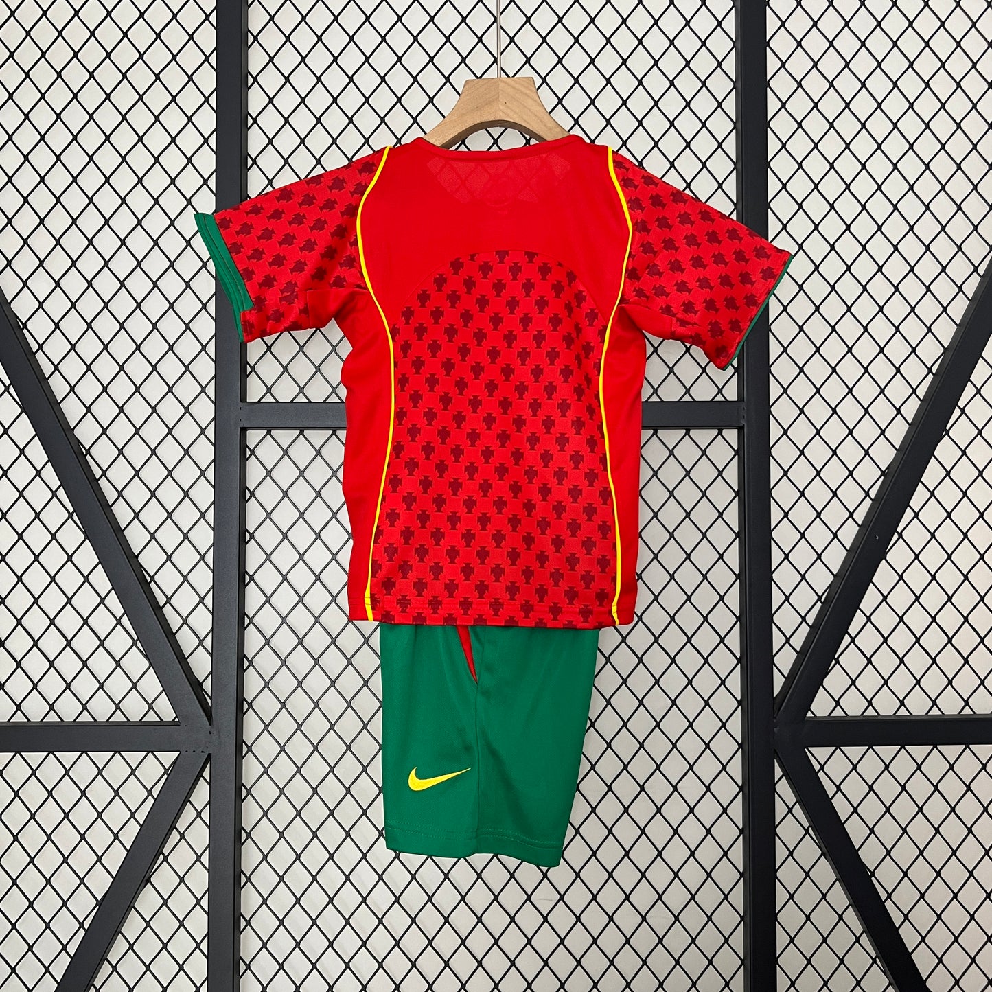 kids Portugal 2004 Home