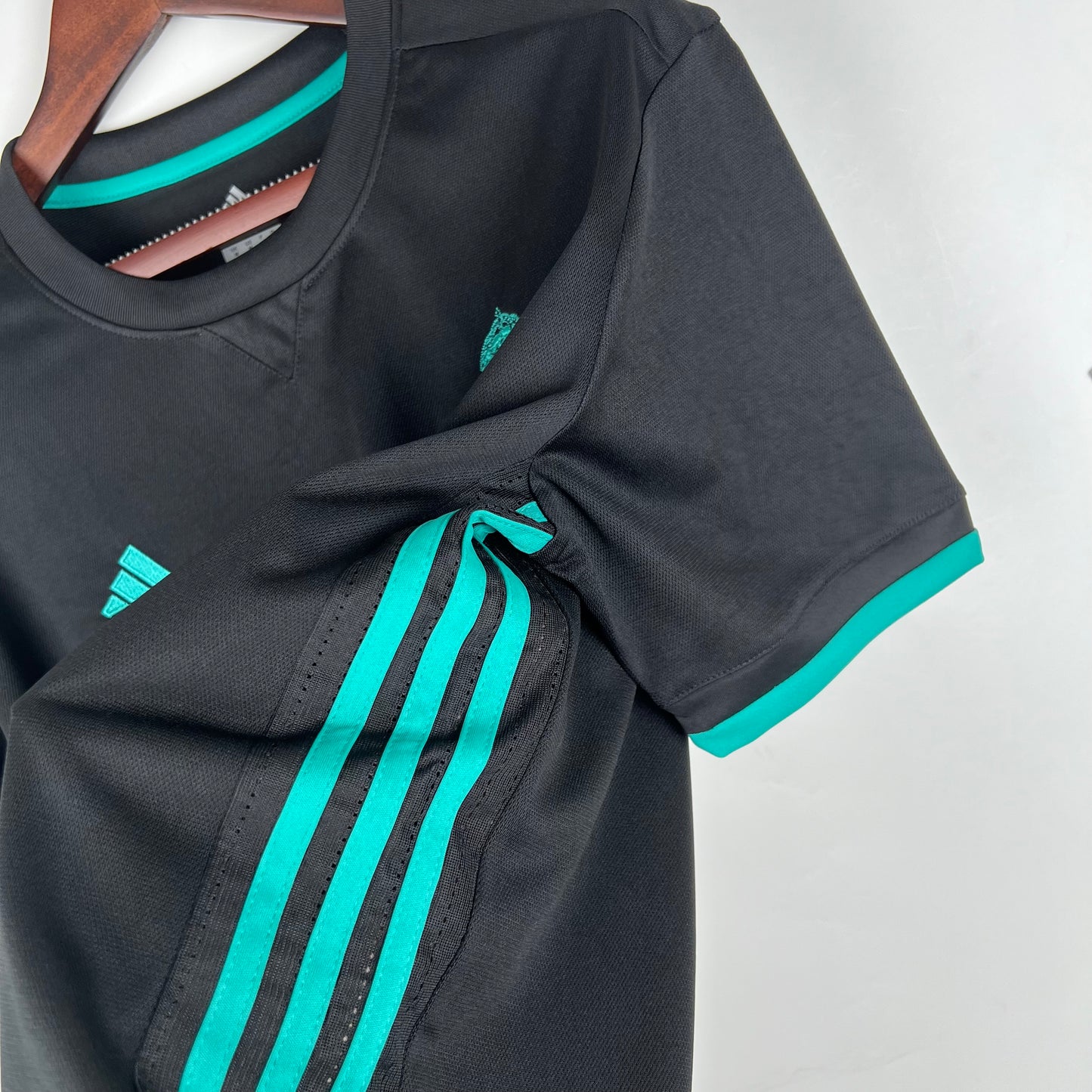 Retro Real Madrid 17/18 Away
