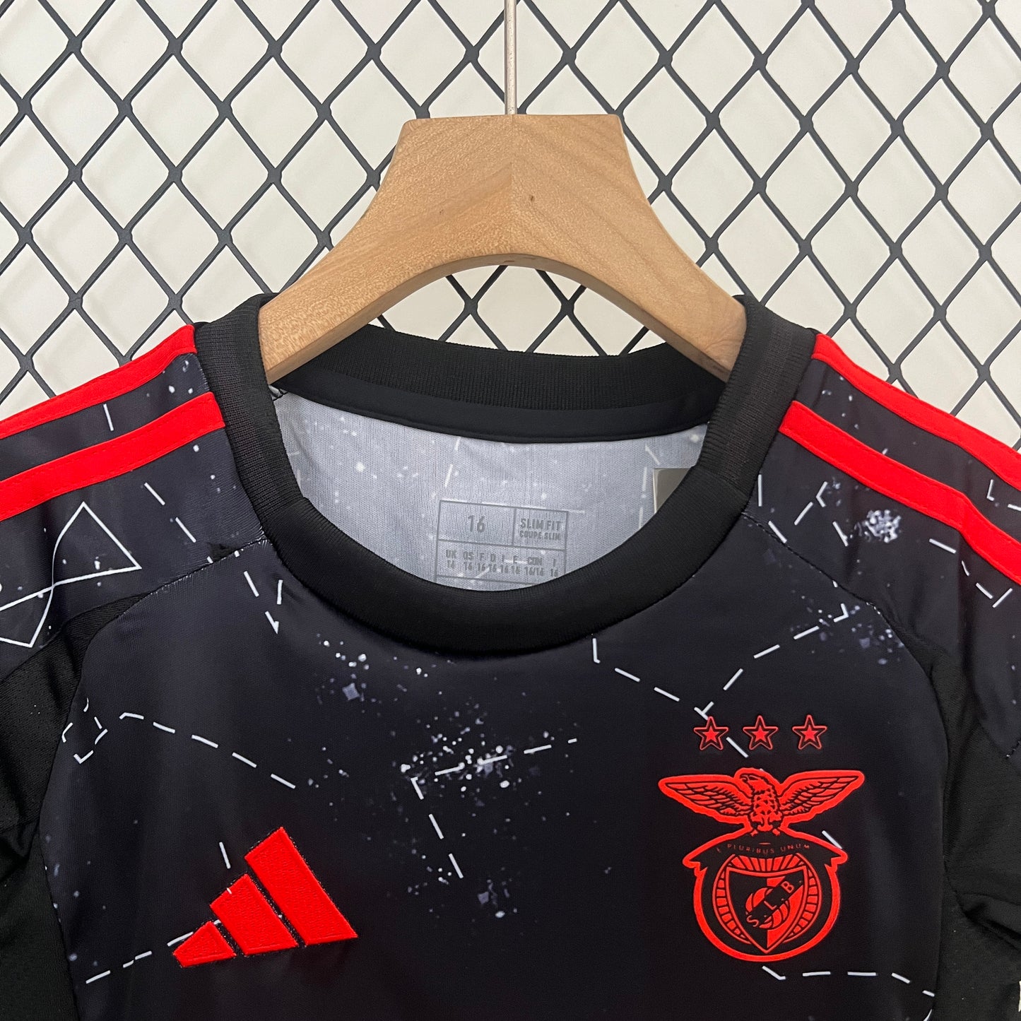24/25 Kids Benfica away