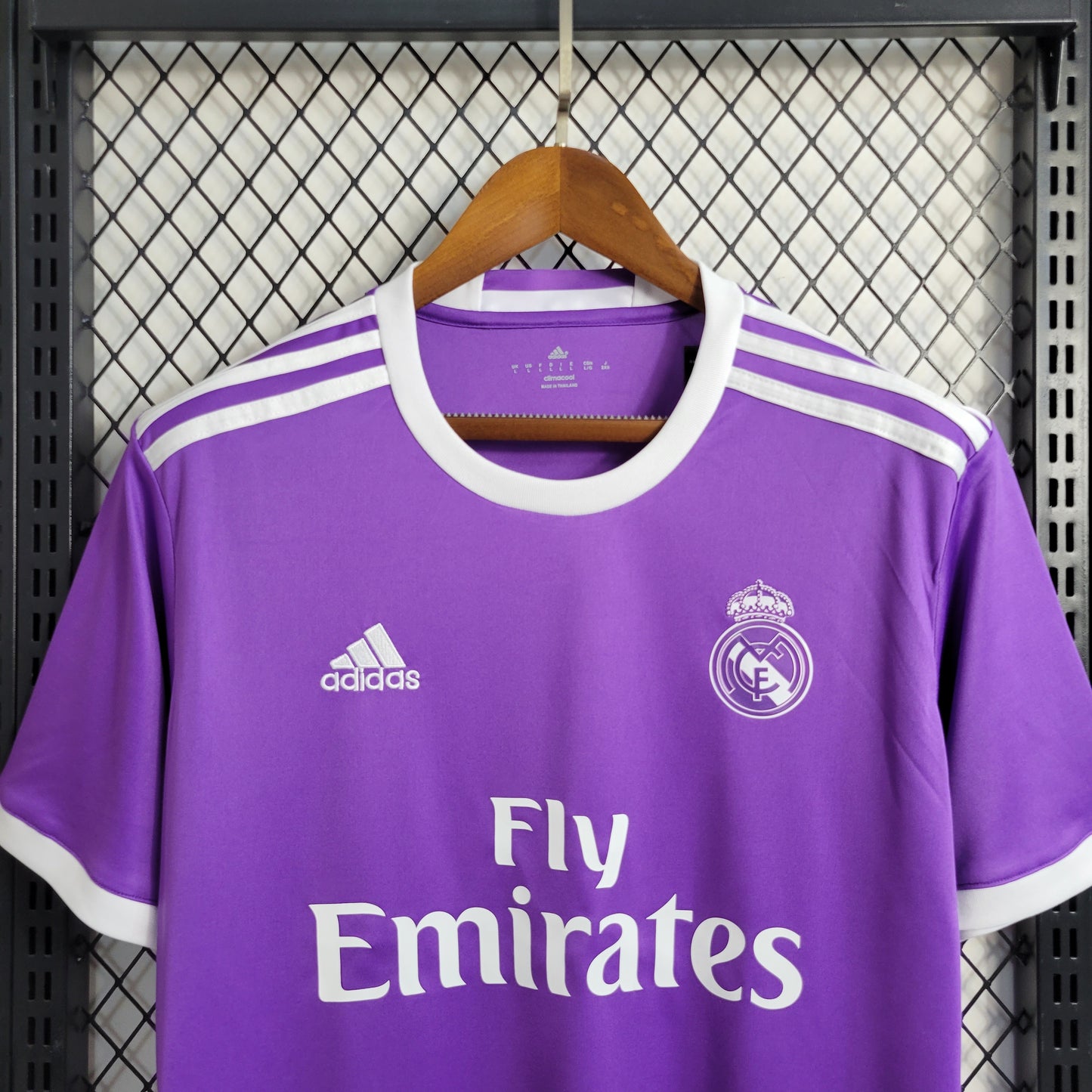 Real Madrid 2016/17 Away Throwback