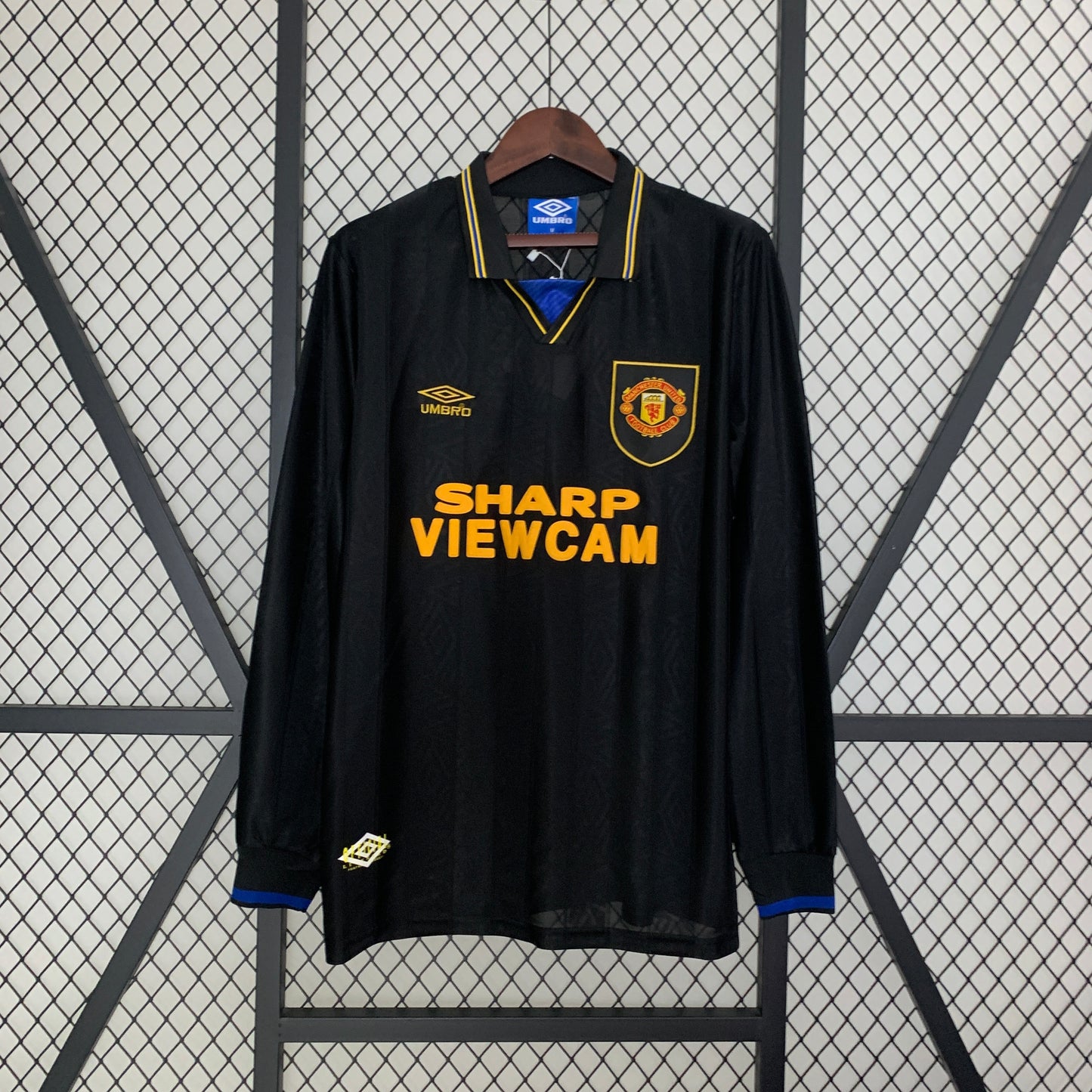 Retro long sleeve Manchester United 93/95 away
