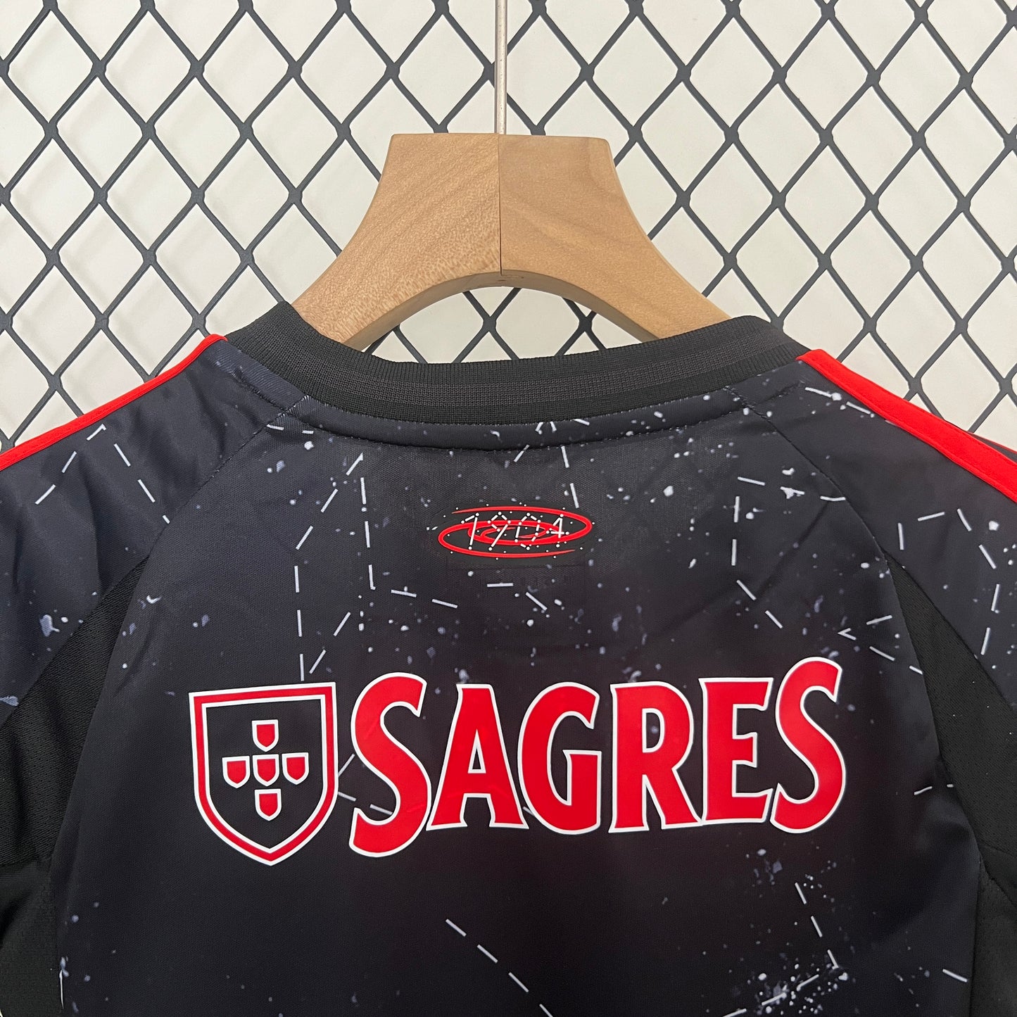 24/25 Kids Benfica away