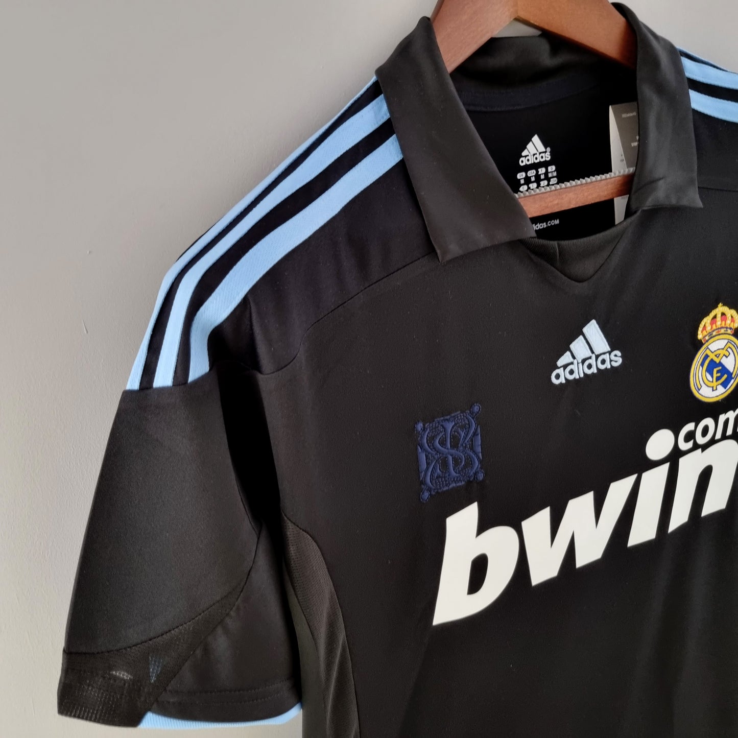 Retro Real Madrid 09/10 away