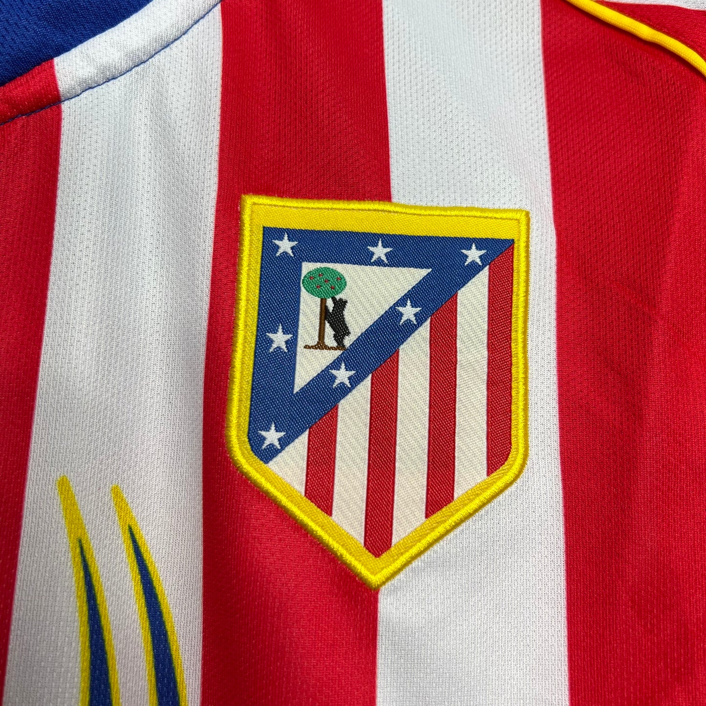 Atletico Madrid 2004/05 Home Retro Jersey