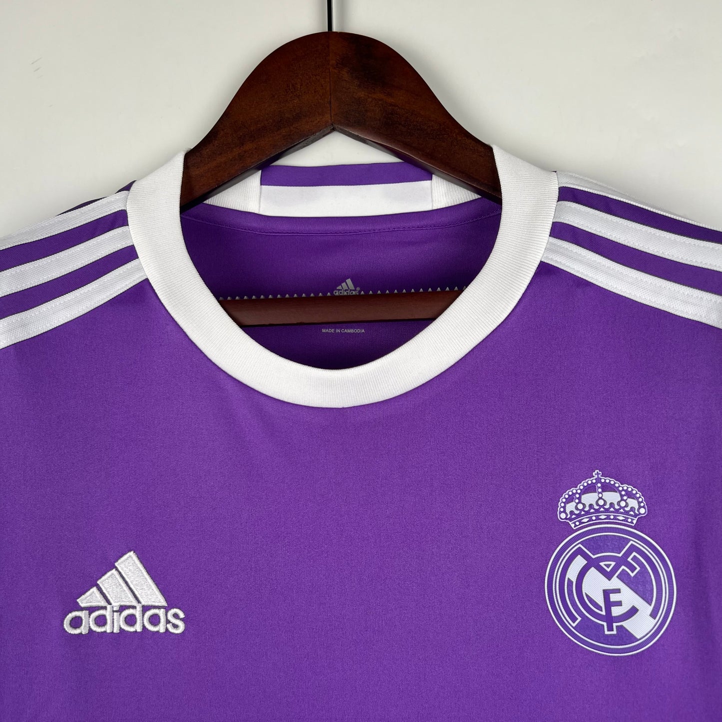Retro long sleeve Real Madrid 16/17 away