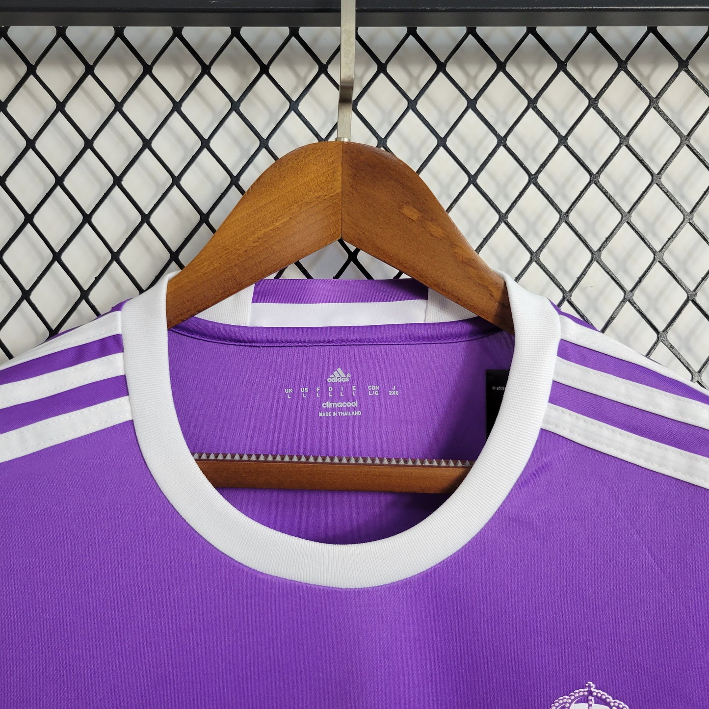 Real Madrid 2016/17 Away Throwback