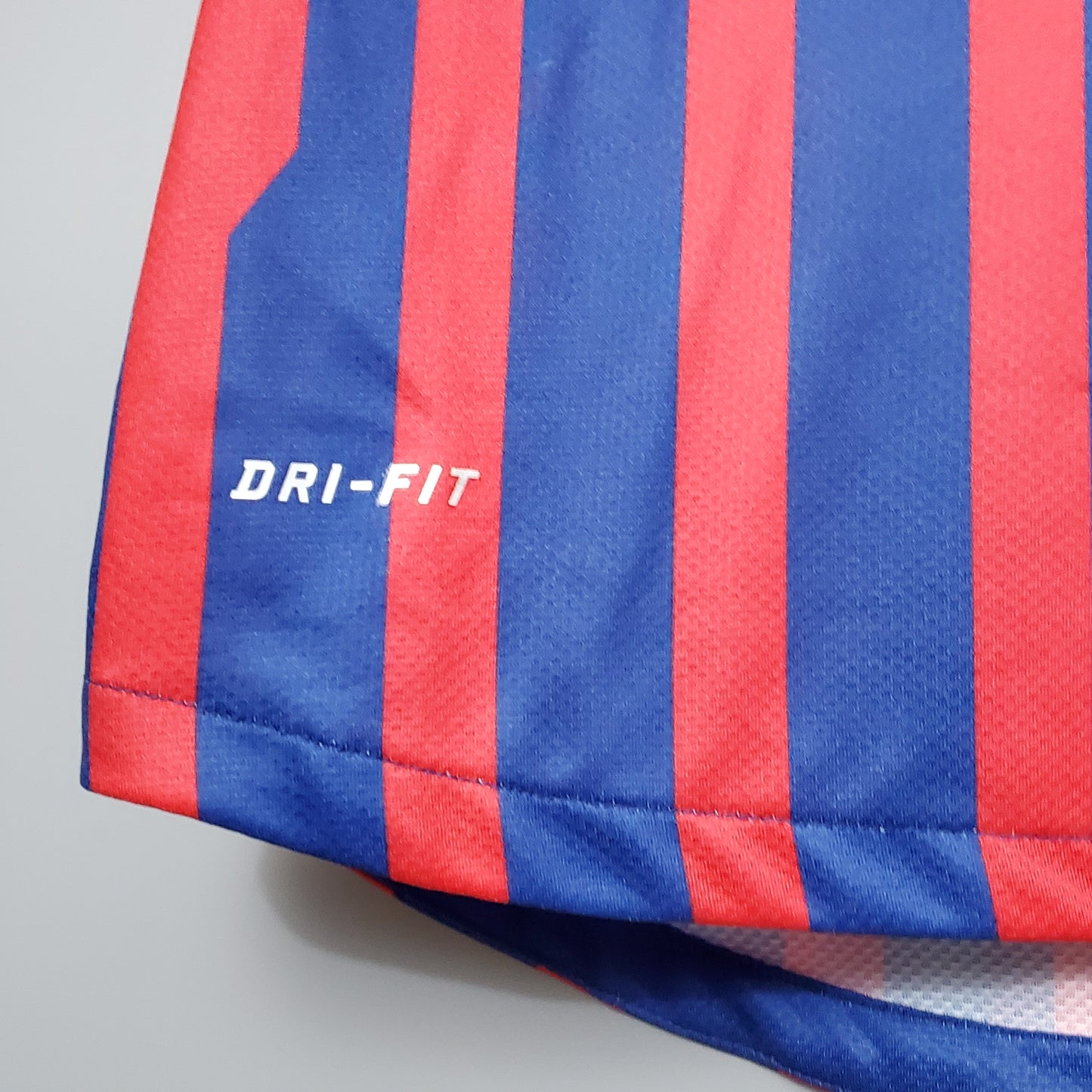 Retro Barcelona 11/12 home