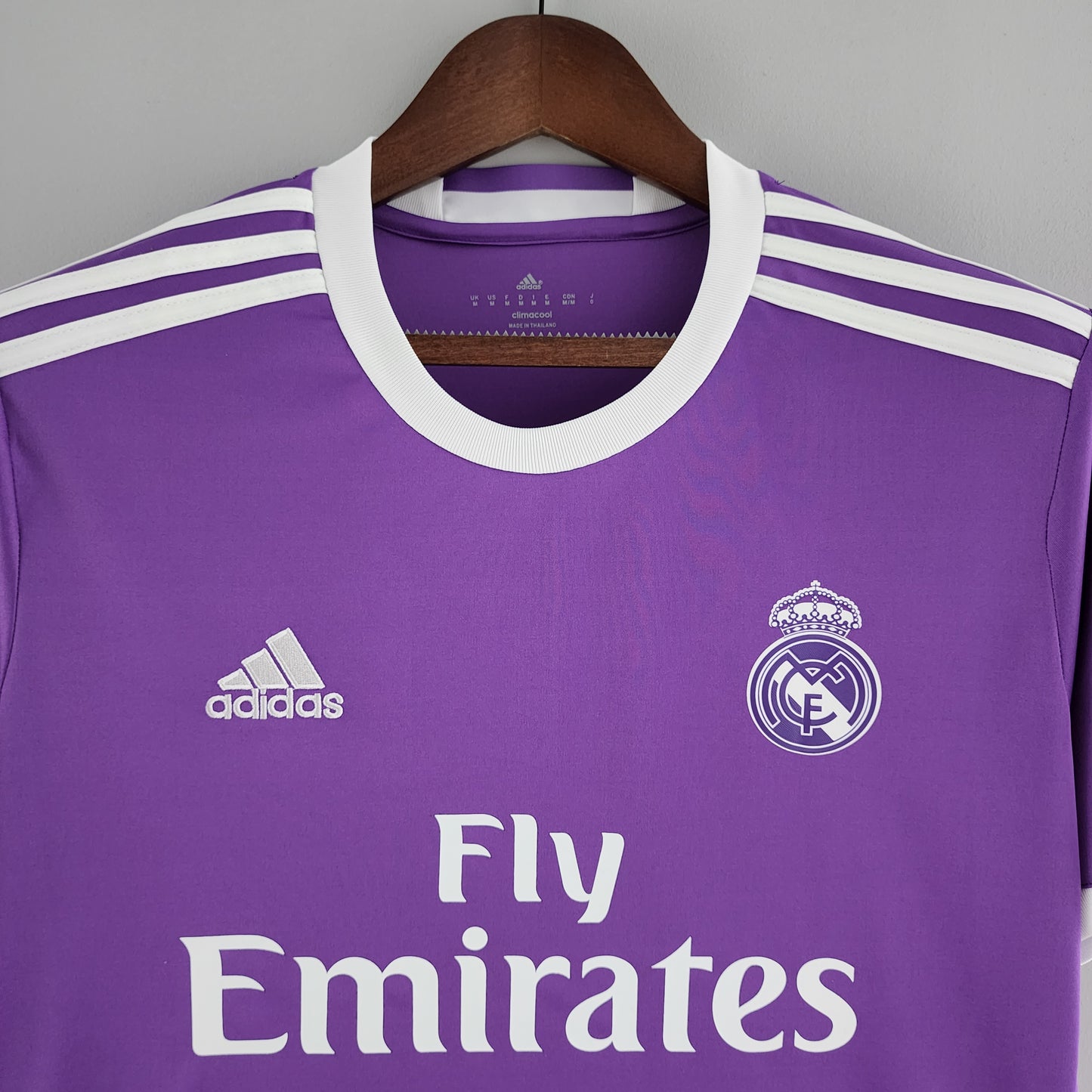 Retro Real Madrid 16/17 away