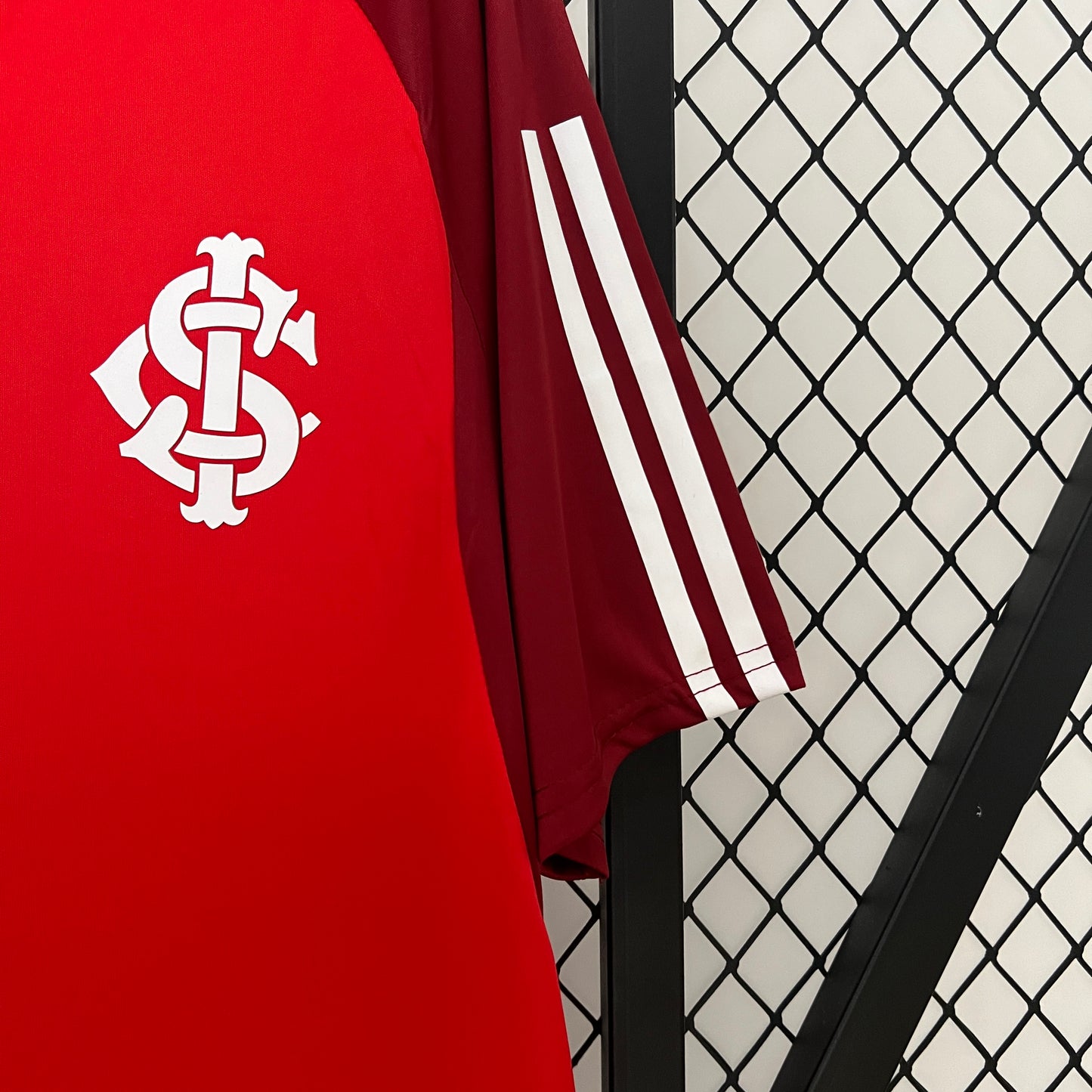 24/25 Internacional Training Wear Red