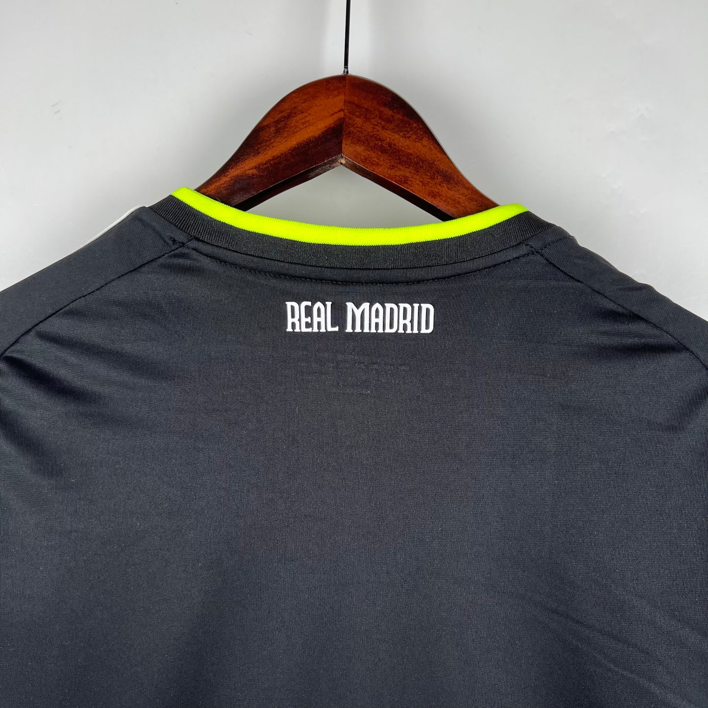 Retro Real Madrid 10/11 Away