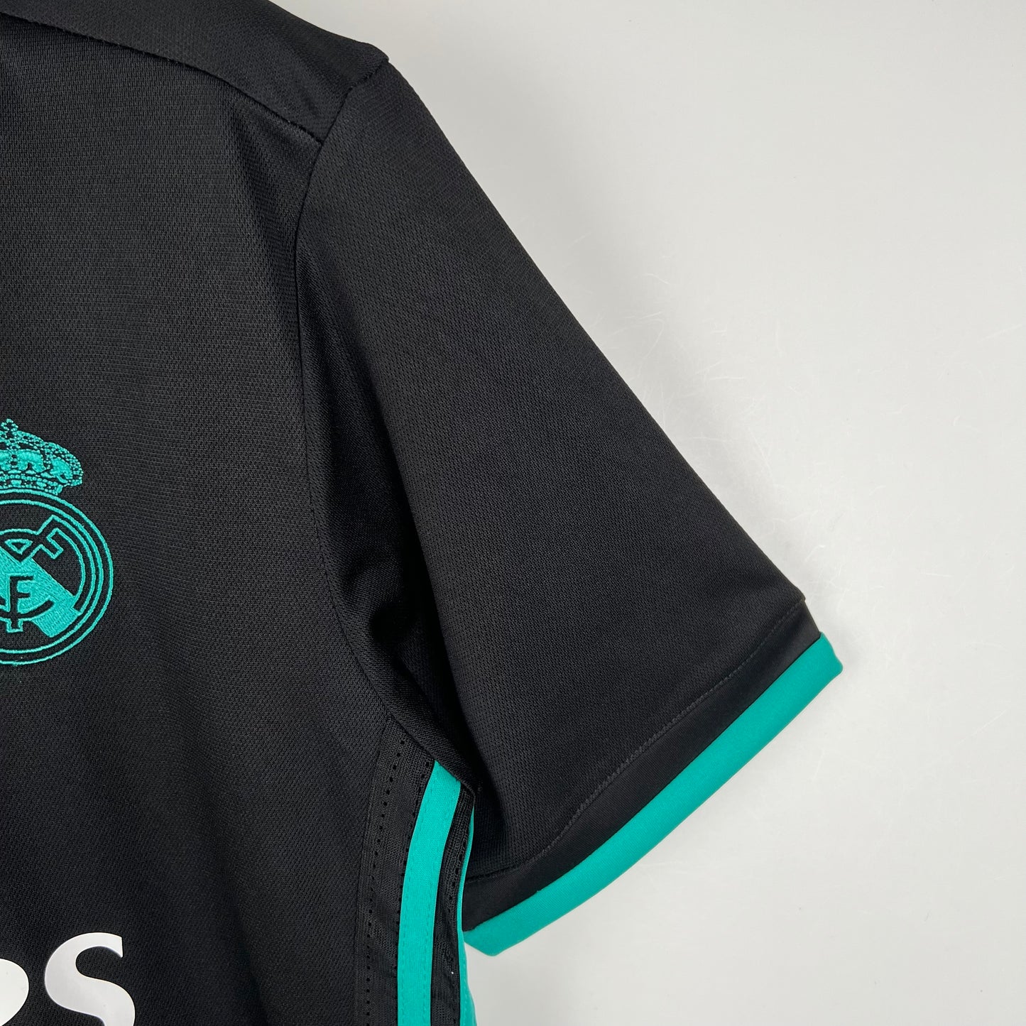 Retro Real Madrid 17/18 Away