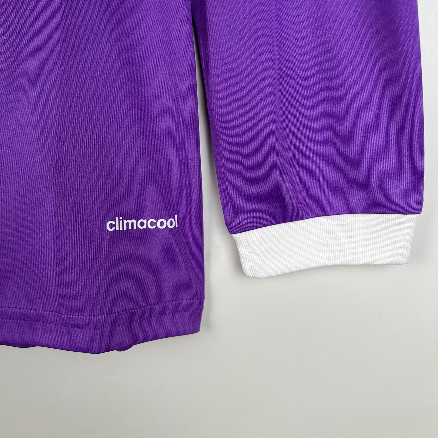 Retro long sleeve Real Madrid 16/17 away