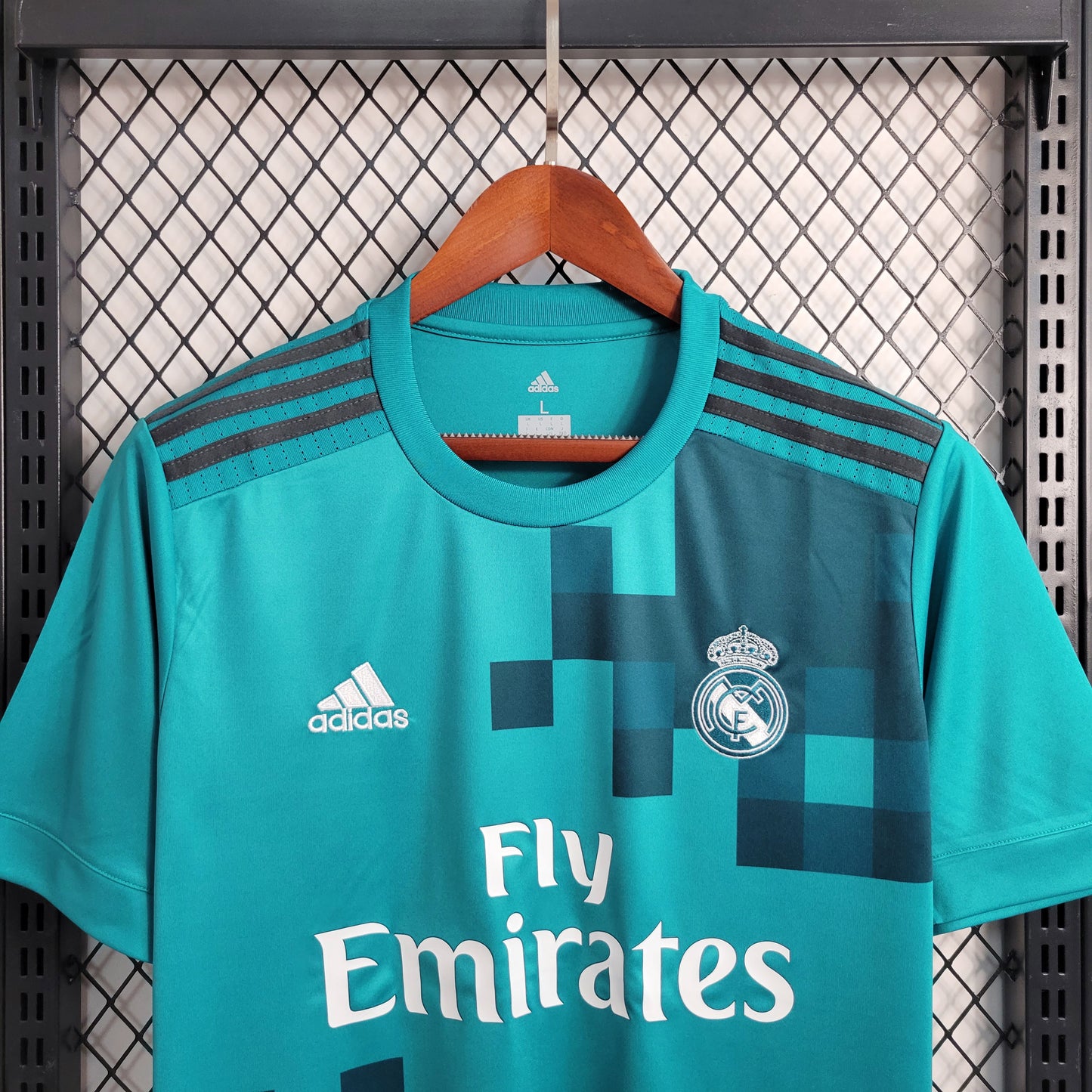 Real Madrid 2017/18 Third Away Retro