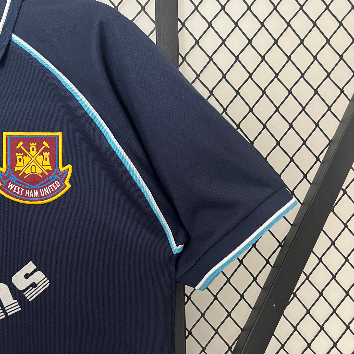 Retro West Ham United 99/01 Third away