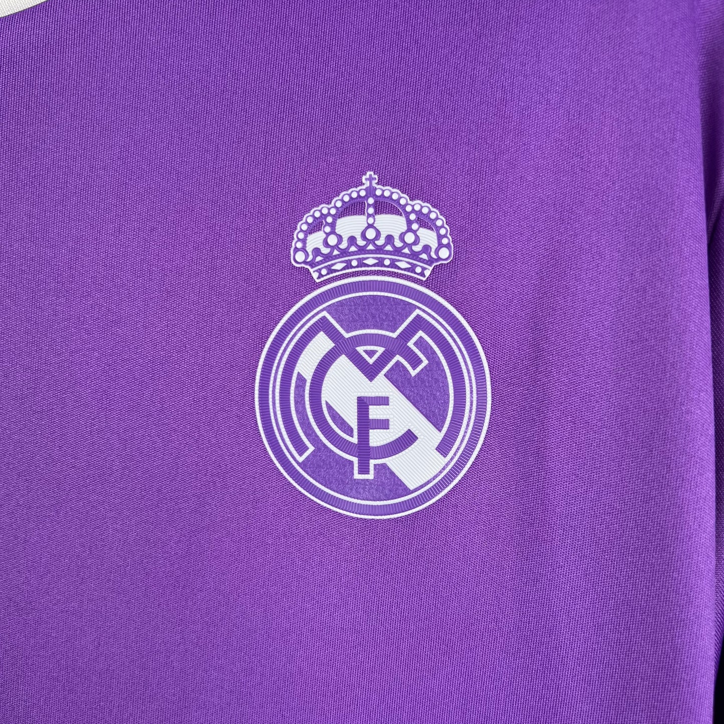 Retro long sleeve Real Madrid 16/17 away