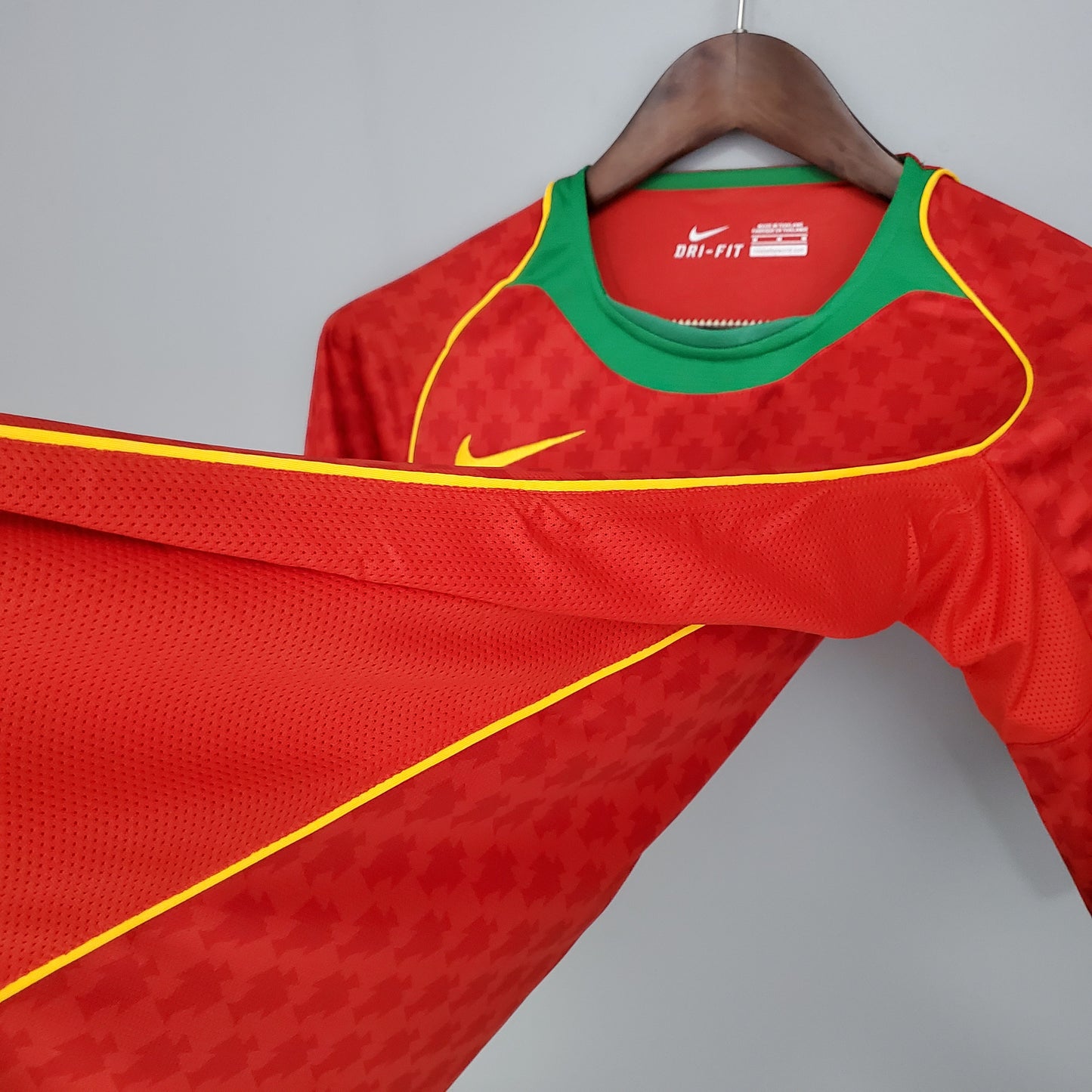 Retro Portugal 2004 home